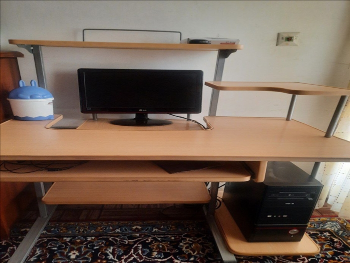 میز کامپیوتر